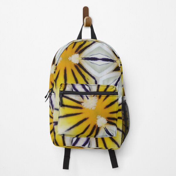 Aperçu de l'œuvre Hypnotic Floral Pattern - Radiant Yellow Geometry créée et vendue par SilentBloomLab.