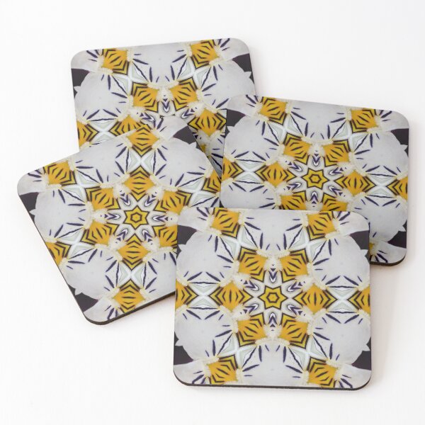 Aperçu de l'œuvre Floral Mandala Pattern – Yellow & White Kaleidoscope Design créée et vendue par SilentBloomLab.