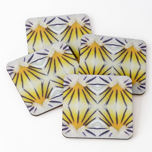 Aperçu de l'œuvre Abstract Floral Geometry – Yellow Petal Symmetry Pattern créée et vendue par SilentBloomLab.