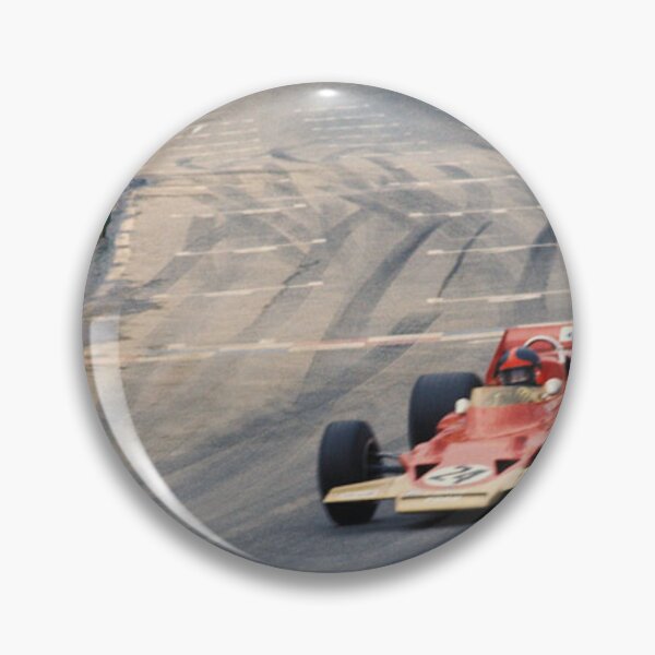 Artikelvorschau, Vintage Ferrari Formula 1 – 70s F1 Racing Scene, Classic Grand Prix, Retro Motorsport Poster entworfen und verkauft von Road To Track.