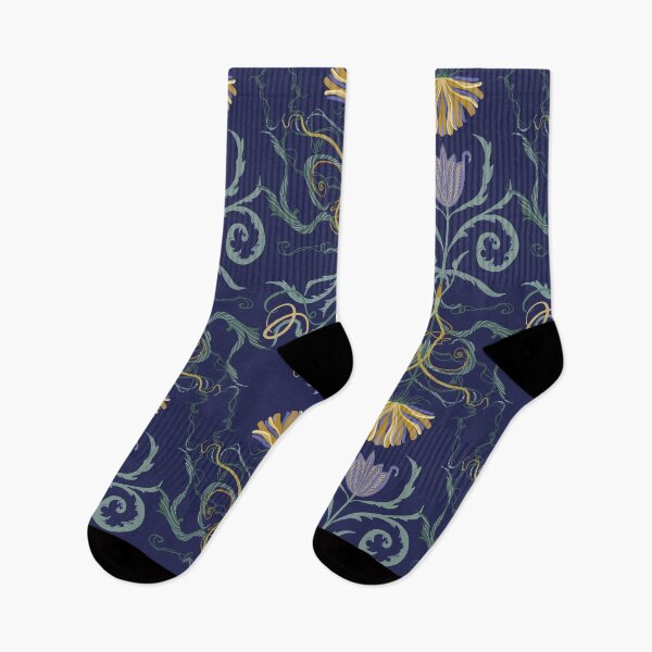 Artikelvorschau, Elegantes marineblaues Dekokissen mit floralem Symmetriemuster im Jugendstil entworfen und verkauft von FestivityFinds.