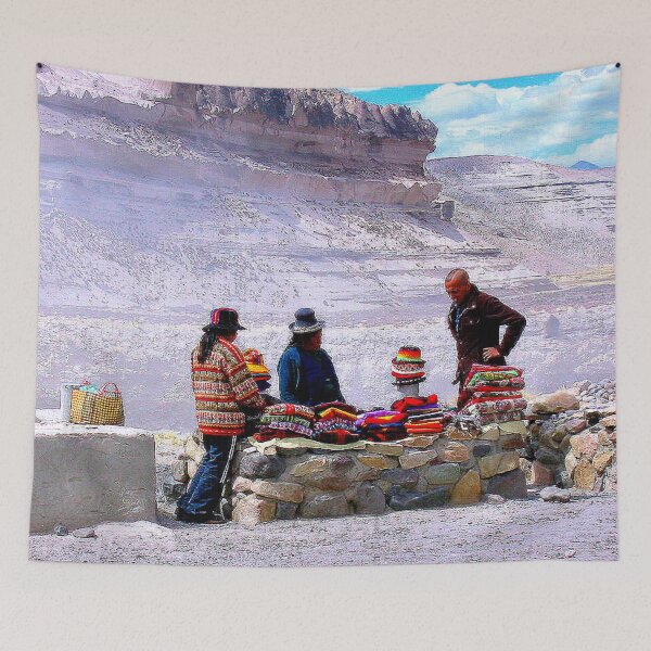 Aperçu de l'œuvre Marché de haute altitude : Faire du shopping dans les Andes créée et vendue par daweave77.