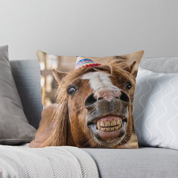 Aperçu de l'œuvre Cheval joyeux avec chapeau festif créée et vendue par Malisa345.