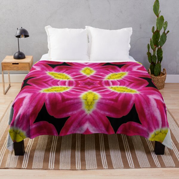 Artikelvorschau, Rosa florales Kaleidoskop auf Schwarz – Design mit kühner Symmetrie entworfen und verkauft von SilentBloomLab.