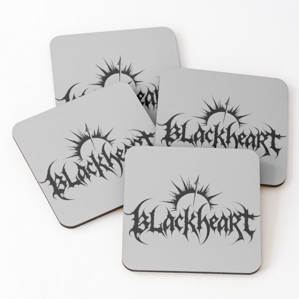 Aperçu de l'œuvre T-shirt à l'esthétique sombre – T-shirt graphique à symbole gothique Black Metal créée et vendue par VikArtStudio.
