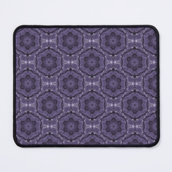 Artikelvorschau, Boho-Sechseck-Mandala-Muster in Lila entworfen und verkauft von Artistestella.