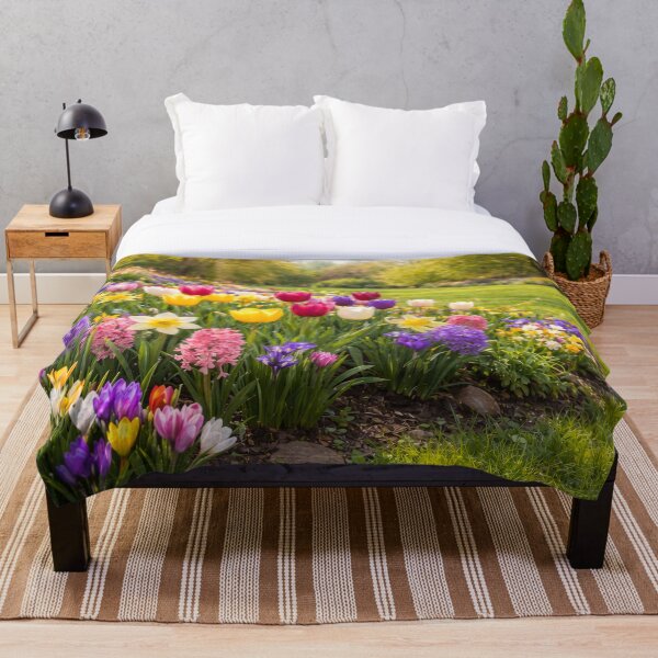 Artikelvorschau, Frühlingsblumenfeld entworfen und verkauft von AureliasDesignStudio.