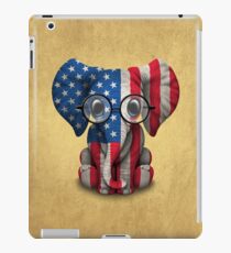 Baby Elephant mit Brille und amerikanische Flagge iPad-Hülle & Klebefolie