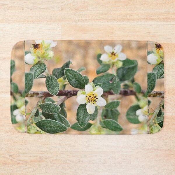 Aperçu de l'œuvre buisson fleuri créée et vendue par Courtney Croxall.