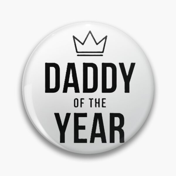 Artikelvorschau, „Papa des Jahres“-Shirt | Das beste Geschenk für Papa | Outfit zum Vatertag. entworfen und verkauft von UniqueArtsOnly.