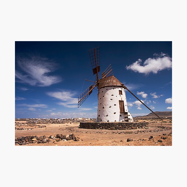 Artikelvorschau, Windmill in Fuerteventura entworfen und verkauft von David Lewins.