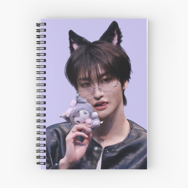 Item preview, Cat Seonghwa firmando autógrafos designed and sold by avna.