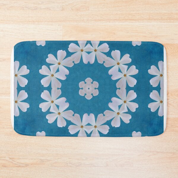 Artikelvorschau, Mandala-Muster mit weißem Phlox – Blaue florale Symmetrie entworfen und verkauft von SilentBloomLab.