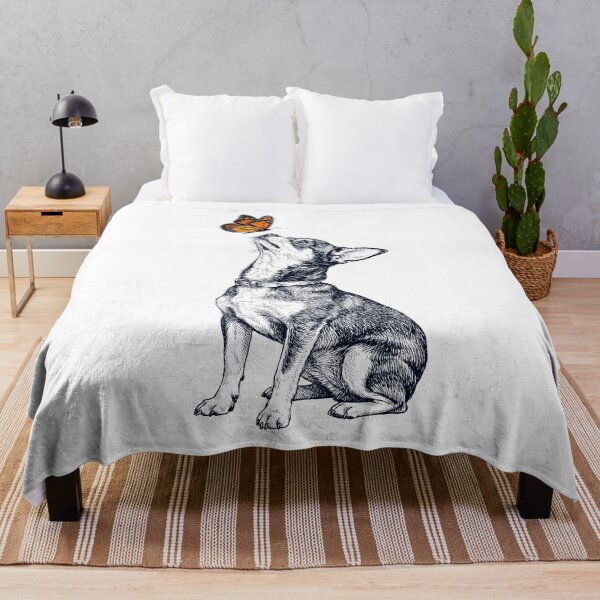 Artikelvorschau, Vintage-Chihuahua mit Schmetterling für Hundeliebhaber entworfen und verkauft von DoodleTortle.