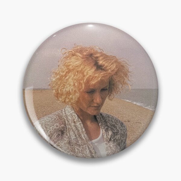 Aperçu de l'œuvre Virginia Astley | Tender (Reprise du single) créée et vendue par Cult of Dog.