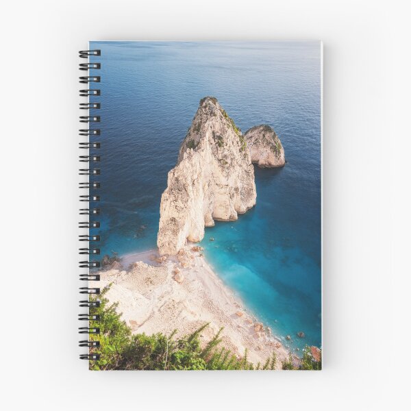 Aperçu de l'œuvre Formation rocheuse côtière spectaculaire, Zakynthos, Grèce 2 créée et vendue par PhotoArt by Joan Carroll.