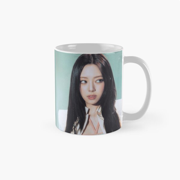 Aperçu de l'œuvre YUNA ITZY (KPOP) créée et vendue par jaofnn.