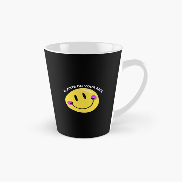 Aperçu de l'œuvre T-shirt mignon avec un smiley, toujours sur ton visage, style esthétique joyeux créée et vendue par SOLIORA ATELIER.