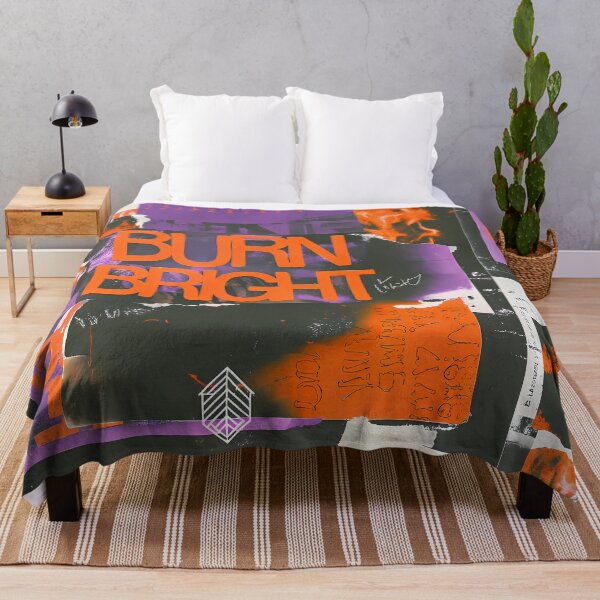Artikelvorschau, Burn Bright Vintage Grunge Collage Typografie Kollektion Design entworfen und verkauft von ART ATTACK ZONE.