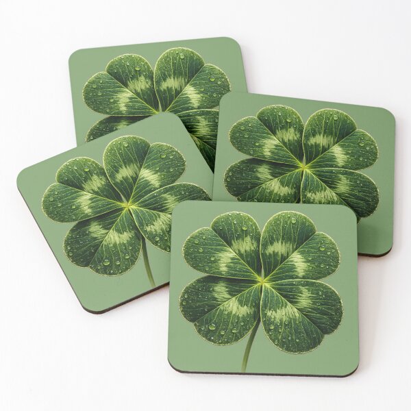 Aperçu de l'œuvre A natural four-leaf shamrock for luck créée et vendue par MarthaPlace.