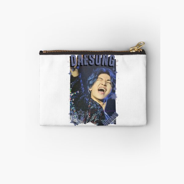 Artikelvorschau, BIG BANGg Daesung Retro Y2K Preppy Scrapbook Scrapbook Collage Design entworfen und verkauft von HELL0WBELLO.