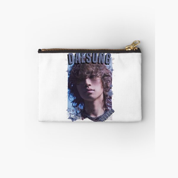 Artikelvorschau, BIG BANGg Daesung Retro Y2K Preppy Scrapbook Scrapbook Collage Design entworfen und verkauft von HELL0WBELLO.