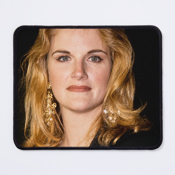 Artikelvorschau, Trisha Yearwood Klassischer 90er-Jahre-Stil entworfen und verkauft von oliviafowlerart.