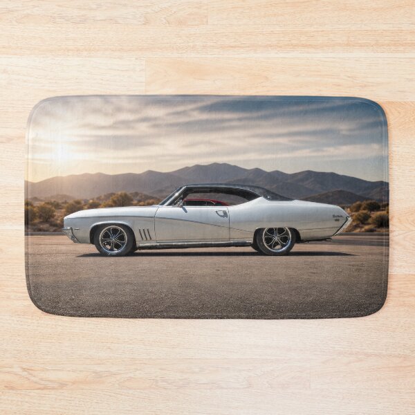 Item preview, Horizonte de un muscle car blanco: silueta clásica del horizonte (arte cinematográfico automovilístico) designed and sold by William A McCarthy.