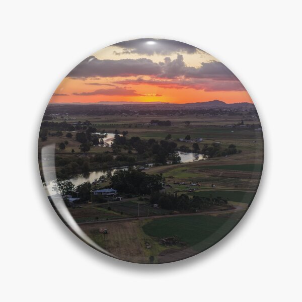 Artikelvorschau, Luftaufnahme eines Sonnenuntergangs über dem Fluss entworfen und verkauft von Southern Cross Lifestyle .