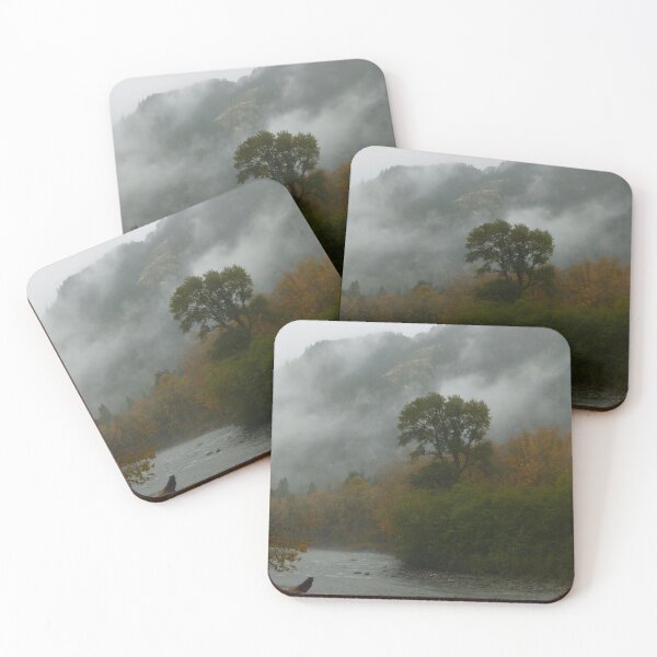 Artikelvorschau, ALTER WACHSTUM-AHORN-BAUM MIT DAMPF-WOLKEN STEIGEN AUF entworfen und verkauft von Elaine Bawden.