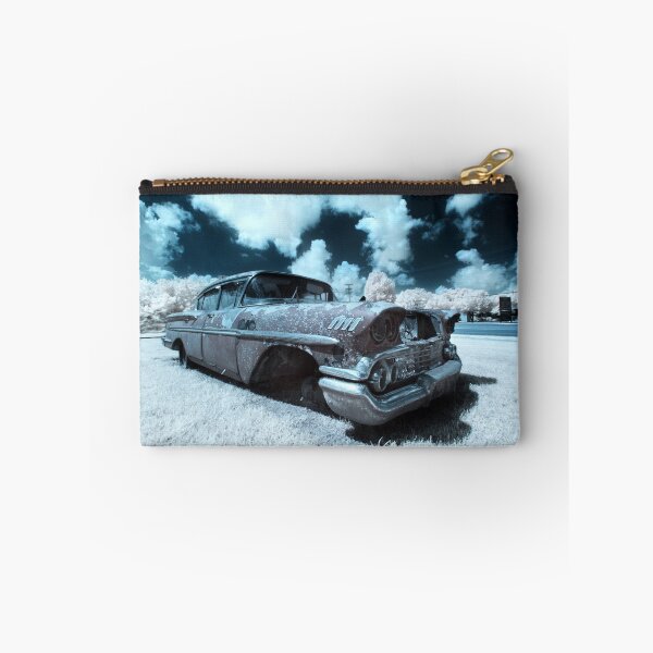Artikelvorschau, Verlassen 1958 Chevy Belair - Infrarot entworfen und verkauft von mal-photography.