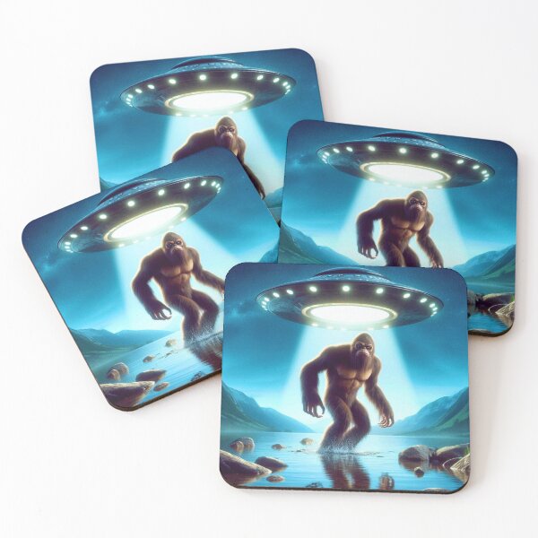 Artikelvorschau, Bigfoot & Alien UFO entworfen und verkauft von Myra365Art.