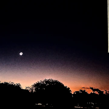 Artwork thumbnail, Moon Rising by DOS1221