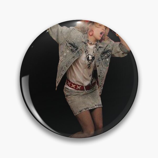 Item preview, Robin Sparkles Tour designed and sold by ritajuliew28a.