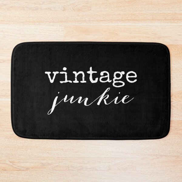 Artikelvorschau, Vintage Junkie T-Shirt, für Vintage-Marktverkäufe entworfen und verkauft von MelanieIShelton.