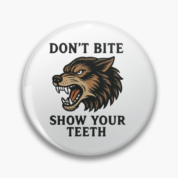 Aperçu de l'œuvre Ne mordez pas. Montrez les dents. – T-shirt vintage à motif loup créée et vendue par Veronstudio.