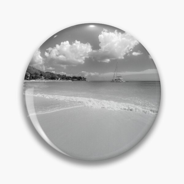 Artikelvorschau, Barbados Sands Seascape Monochrome entworfen und verkauft von Londonimages.