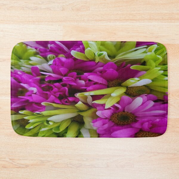Artikelvorschau, Strauß aus fuchsiafarbenen und limettengrünen Chrysanthemen entworfen und verkauft von Isabeles Crafts.