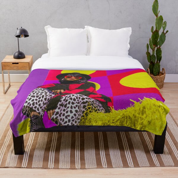 Artikelvorschau, Auffälliges Retro-Model mit roter Sonnenbrille in Pop-Art-Kulisse entworfen und verkauft von AI-lineDesign.