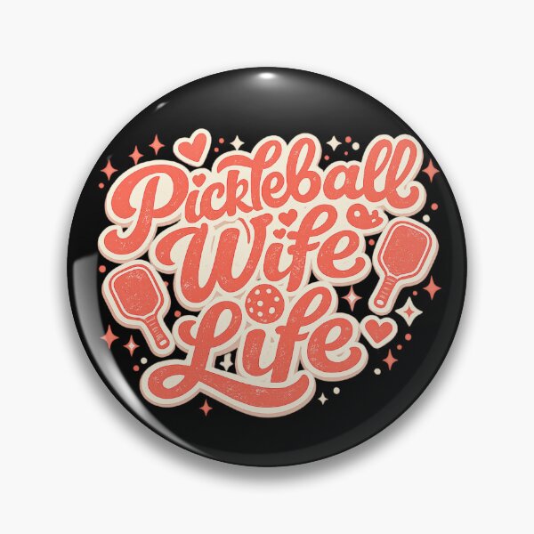 Artikelvorschau, Pickleball-Ehefrauenleben – Lustige Retro-Typografie | Geschenk für Pickleball-Ehefrauen entworfen und verkauft von irfanshikh.
