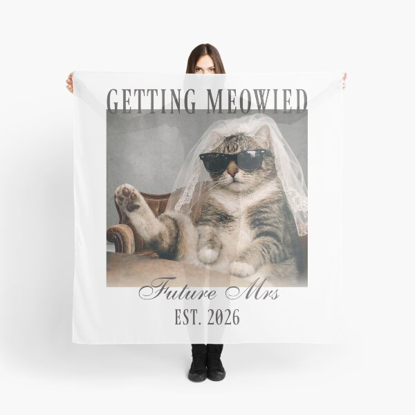 Artikelvorschau, Zukünftige Frau Katzenbraut – Lustiges T-Shirt „Miau-T-Shirt“ – Braut in spe – Verlobungs-Shirt – Junggesellinnenabschied-Outfit entworfen und verkauft von LessIsLoud.