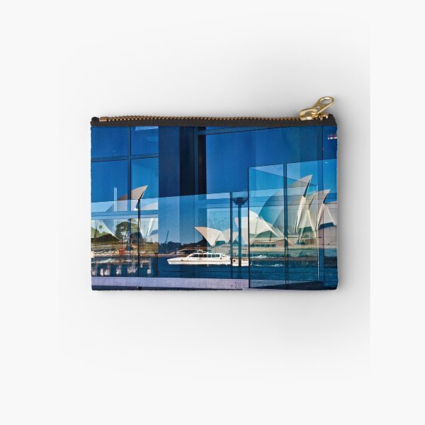 Artikelvorschau, A Double Reflection on Sydney Opera House #3 - Australia entworfen und verkauft von Bryan Freeman.