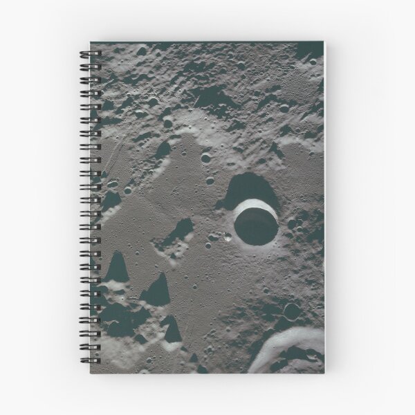 Aperçu de l'œuvre Photo de la Lune prise lors de la mission Apollo 11 par la NASA (1969) créée et vendue par Weird Visions.