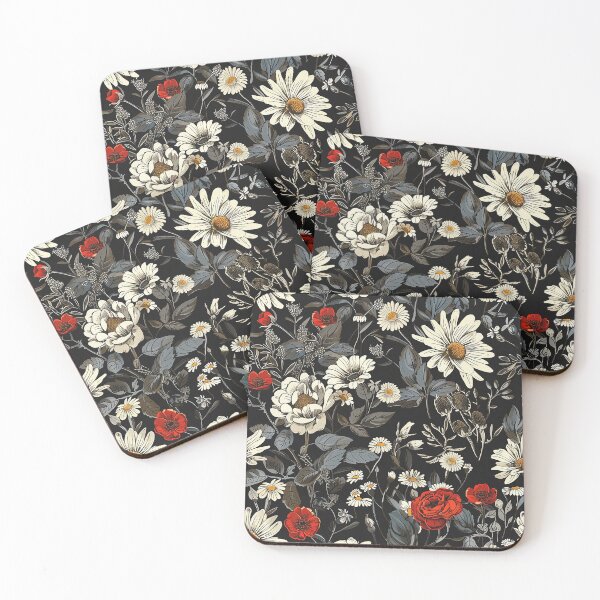 Artikelvorschau, Dunkles florales Muster – Vintage Cottagecore Wildblumen-Merchandise-Kollektion entworfen und verkauft von PRINYOS.