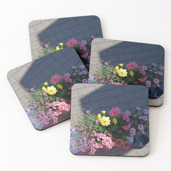 Artikelvorschau, Pink Floral Garden Aesthetic entworfen und verkauft von PhuongVoArt.