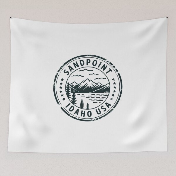 Aperçu de l'œuvre Insigne vintage de Sandpoint, Idaho, États-Unis – Design d'aventure en plein air au bord d'un lac de montagne créée et vendue par ArcticFoxStudio.