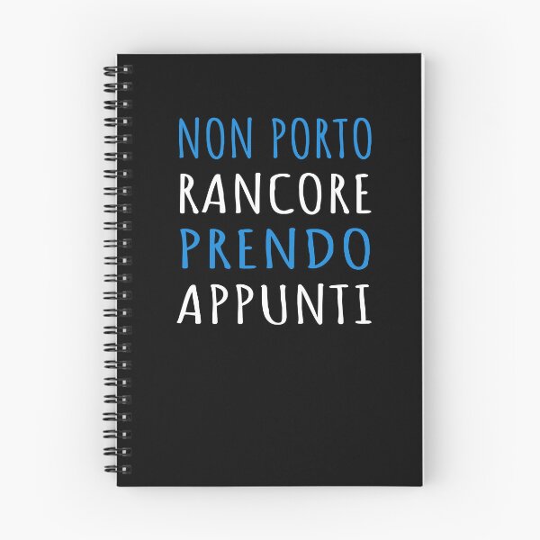 Aperçu de l'œuvre Non Porto Rancore Prendo Appunti - Frase Sarcastica créée et vendue par SayItAnyway.