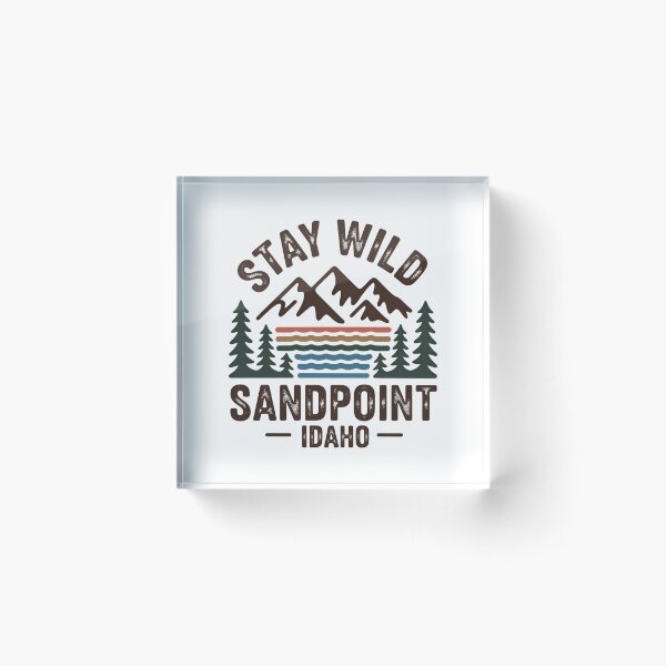 Aperçu de l'œuvre Séjournez à Sandpoint, Idaho – Design rétro vintage pour les activités de plein air en montagne et en forêt créée et vendue par ArcticFoxStudio.