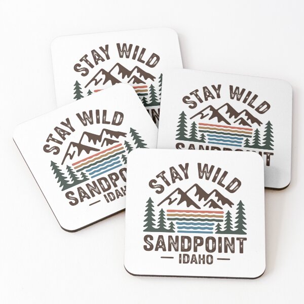 Aperçu de l'œuvre Séjournez à Sandpoint, Idaho – Design rétro vintage pour les activités de plein air en montagne et en forêt créée et vendue par ArcticFoxStudio.