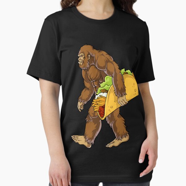 Vista previa del artículo con la obra «Camiseta Bigfoot Sasquatch con tacos, divertidos regalos para acampar para hombres, mujeres y niños», diseñado y vendido por LiqueGifts.